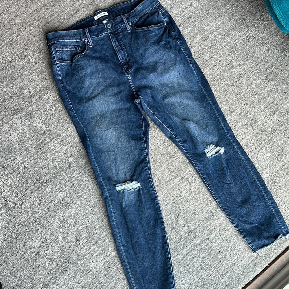 KHLOE KARDASHIAN LOVERS Good American Jeans